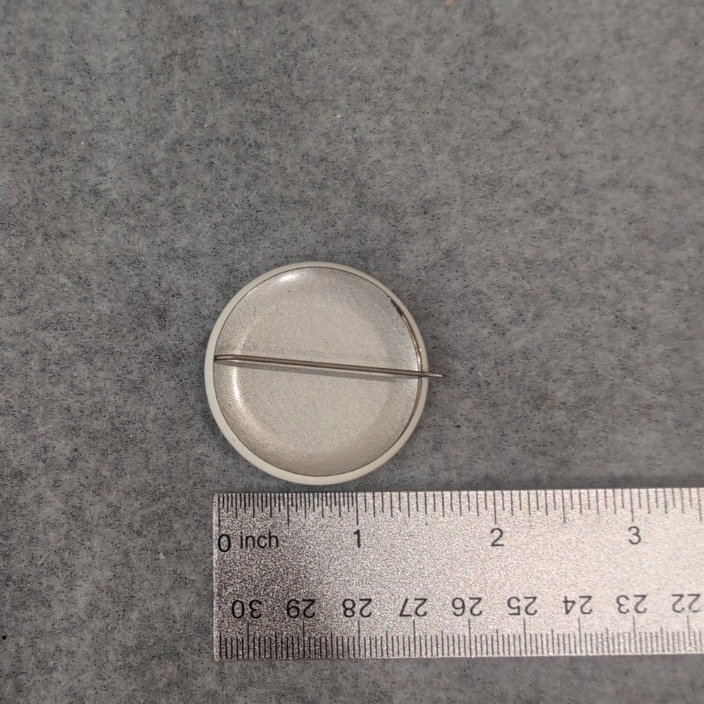 Vintage DESCOM Army Wide Quality Support 1 Global Logo Pin‎ Badge - Picture 2 of 2